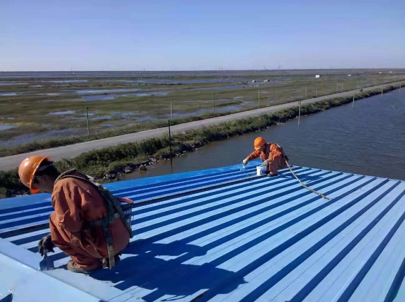 江汉钢结构屋面漏水原因